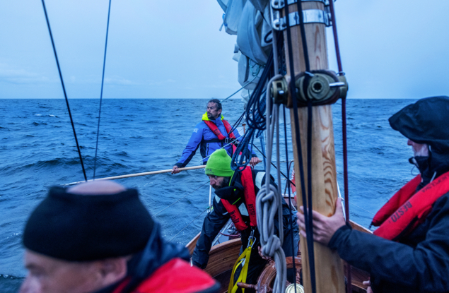 Tomasz Gotfryd (Rescue operation of the crew of S/Y Wielkopolska during a test cruise of the Reset rowing boat)